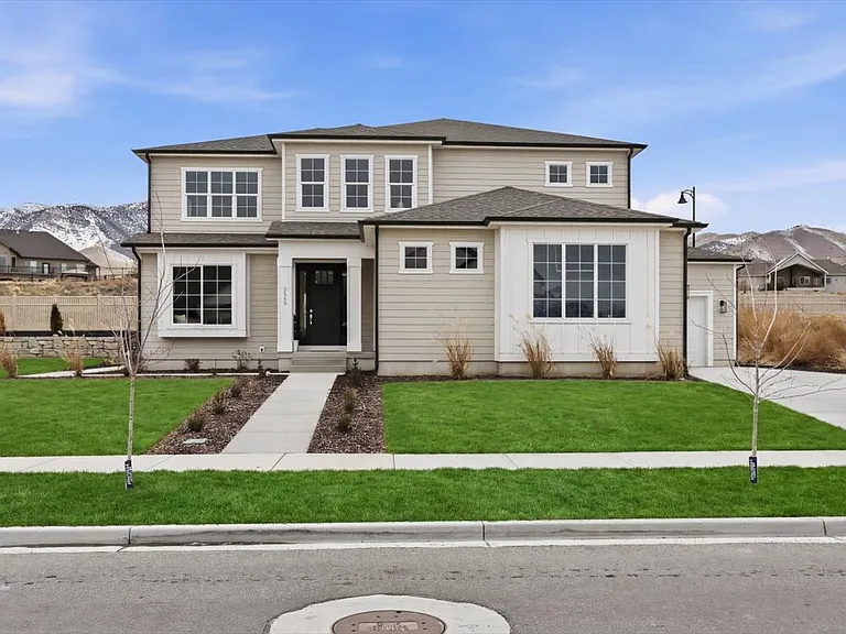 3559 S Garibaldi Way — Photo 1