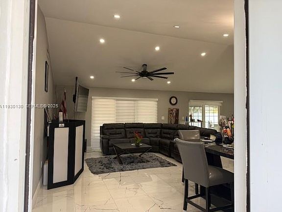 4th image of 9530 Ashley Dr