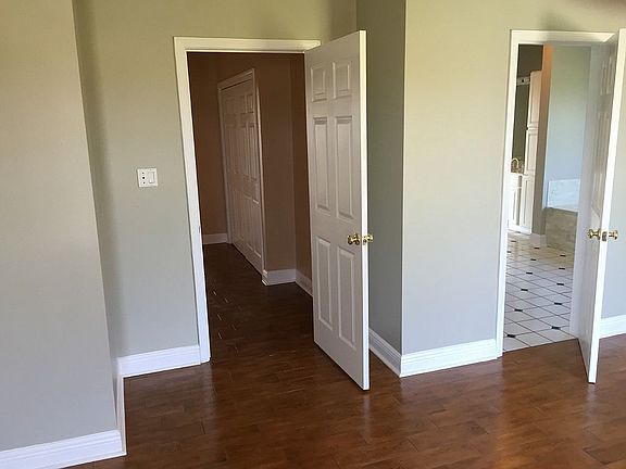 upstairs bed front left bath