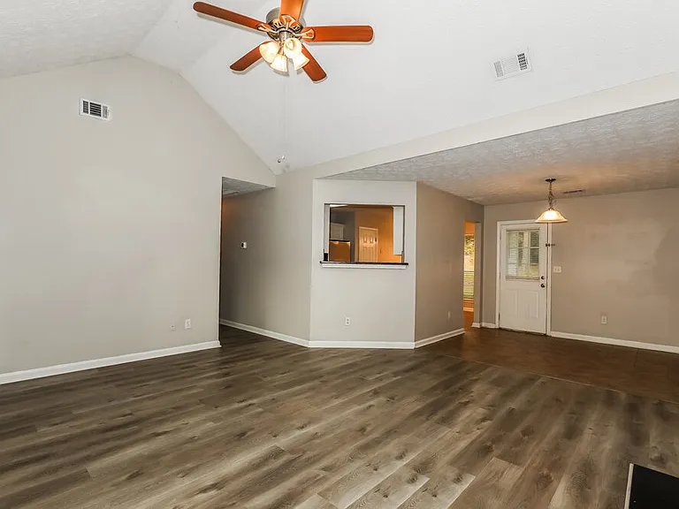 101 Floresta Dr — Photo 4