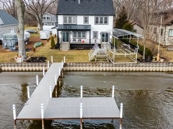 2303 Fairview Ave, Johnsburg, IL 60051