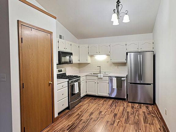 5th image of 3602 Timberbridge Dr APT G