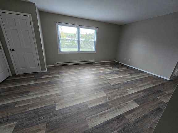 4th image of 38 River St