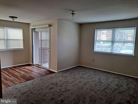 3rd image of 2 Florence Tollgate Pl Unit 1
