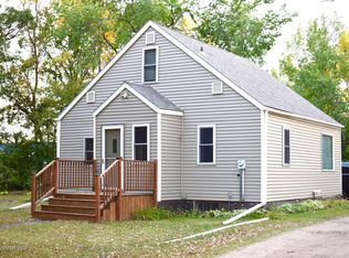 1255 Edgewood Dr, Thief River Falls, MN 56701