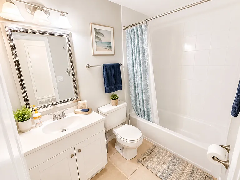4971 Yacht Harbour Dr — Photo 2