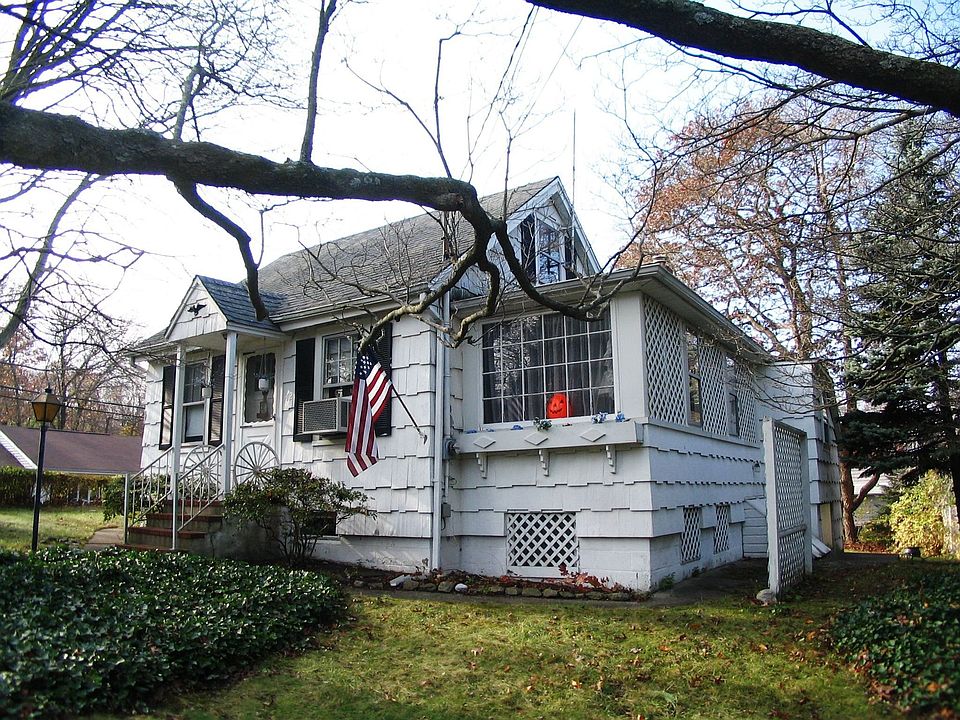 1st image of 42 Valley Dr