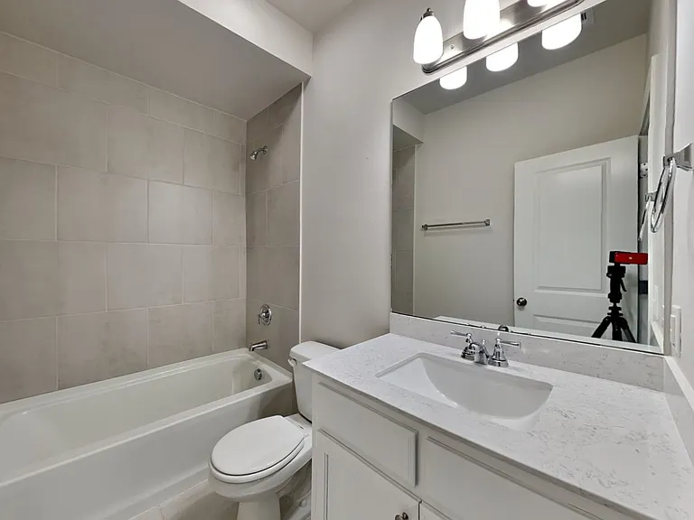 4517 NE 124th St — Photo 13