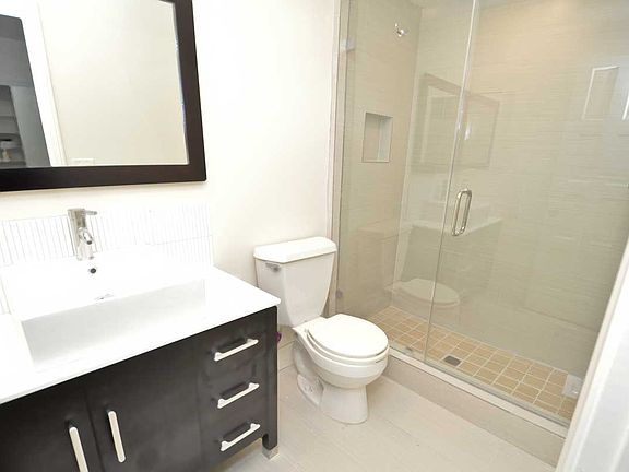 4th image of 1138 20th St APT 12