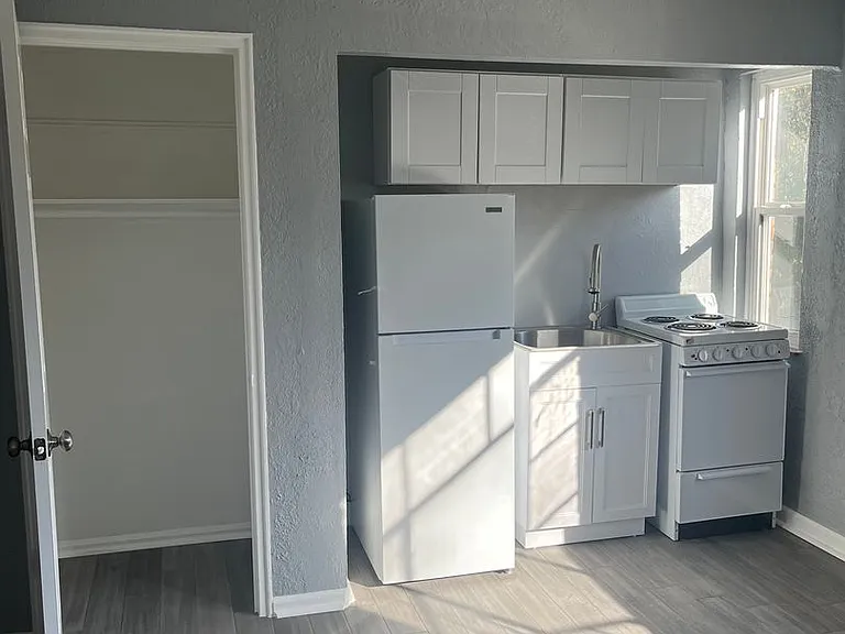 4056 Reading Rd — Photo 29