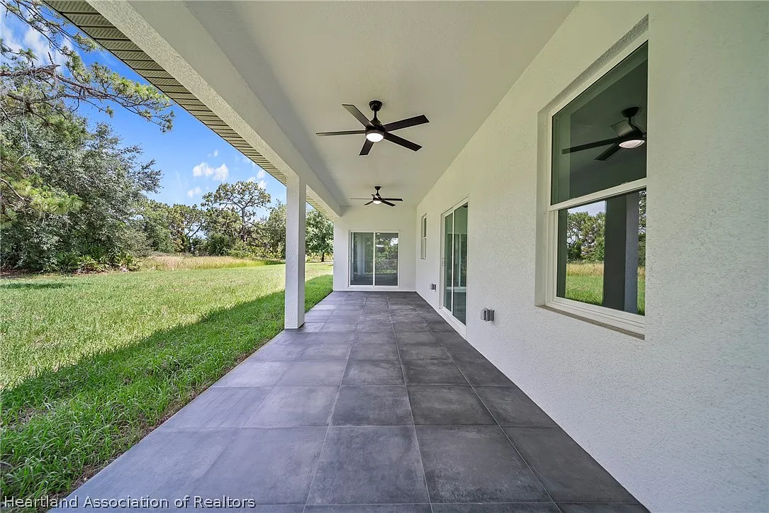 3 bed, 3.0 bath, 1723 sqft, $2,400 — Photo 4