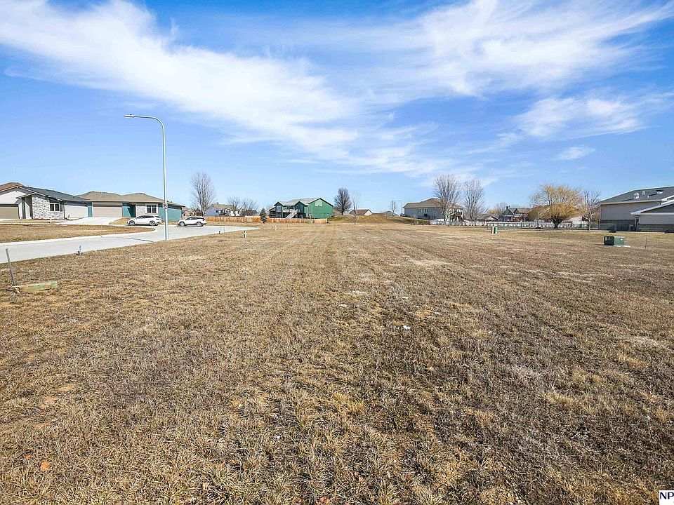 1st image of 2328 Landing Ln