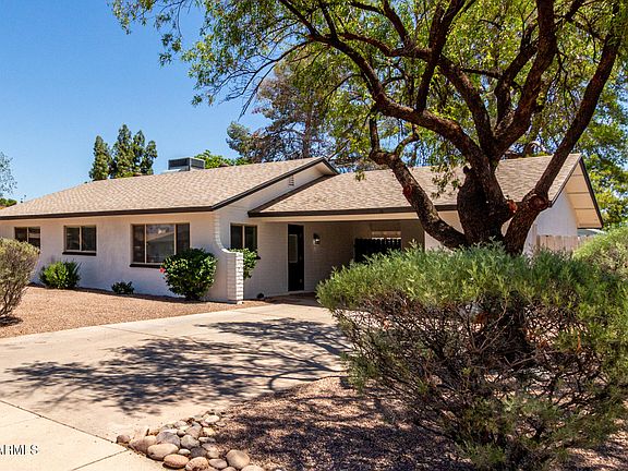3rd image of 3021 E WINDROSE Drive