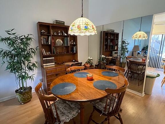 4th image of 8083 SE Villa Cir