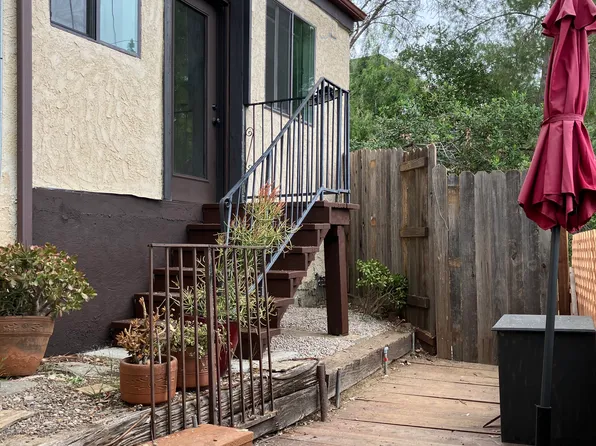 22933 Portage Circle Dr #C, Topanga, CA 90290