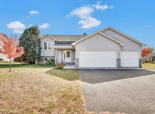 1005 Hilltop St, Braham, MN 55006