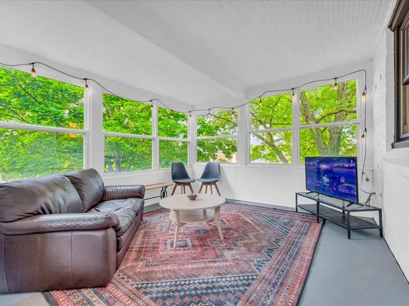 609 Neff Rd, Grosse Pointe, MI 48230