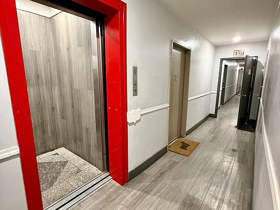 5th image of 400 S Berendo St #1B-1Ba-700Sqft