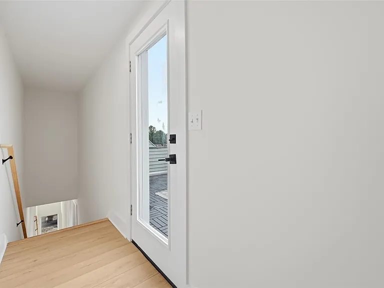 1361 Hawthorne St — Photo 16