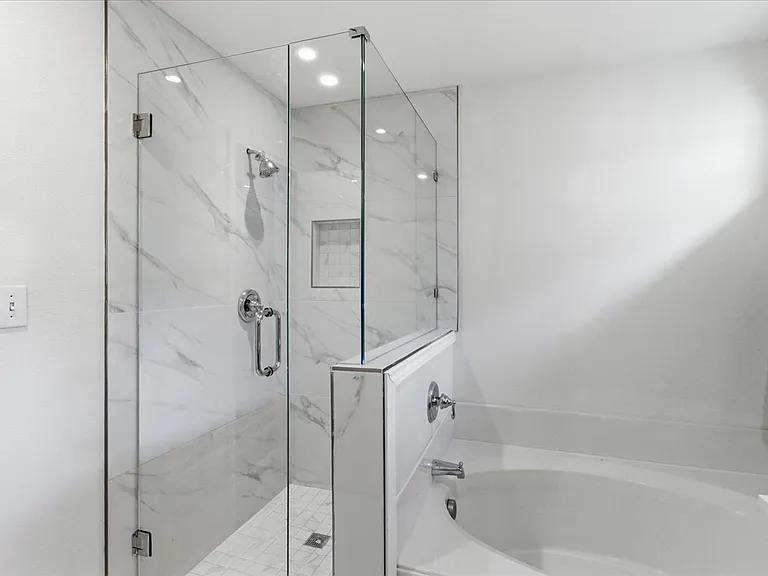 7237 Rembrandt Dr — Photo 13