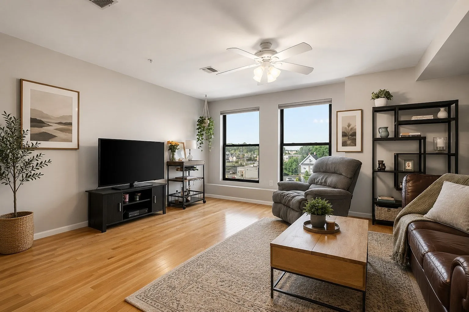 2 bed, 990 sqft, $2,650 — Photo 2