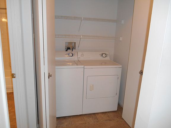 Full size washer/dryer provided