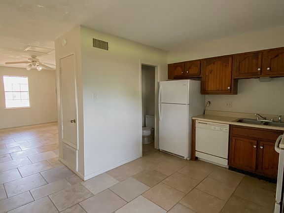 4th image of 3120 Hodges St APT 6