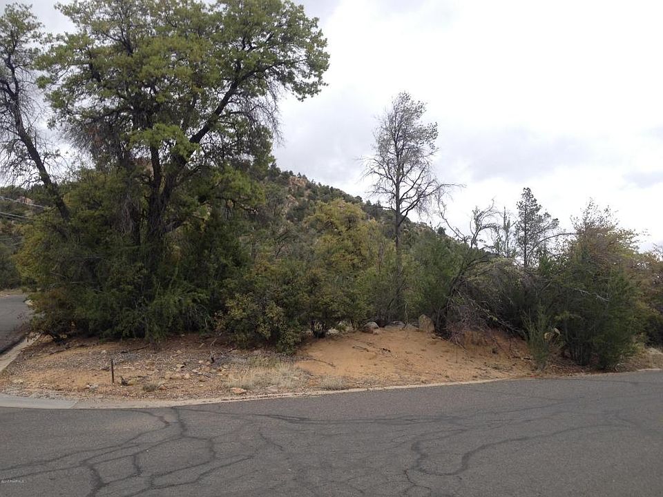 2nd image of 2178 Forest Hills Rd