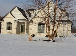 3233 Vivian Rd, Monroe, MI 48162