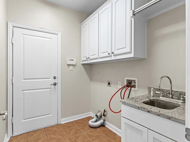 4542 Carraway Dr — Photo 27
