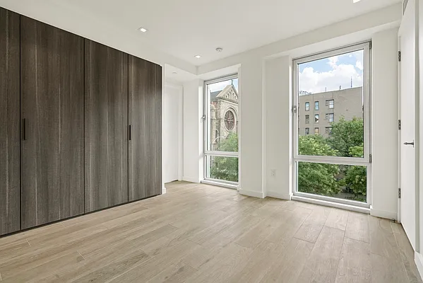 Rented by Compass | media 19