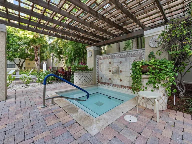 651 Okeechobee Blvd #1107 — Photo 22