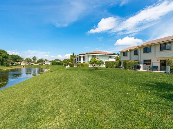 2808 Casa Way, Delray Beach, FL 33445