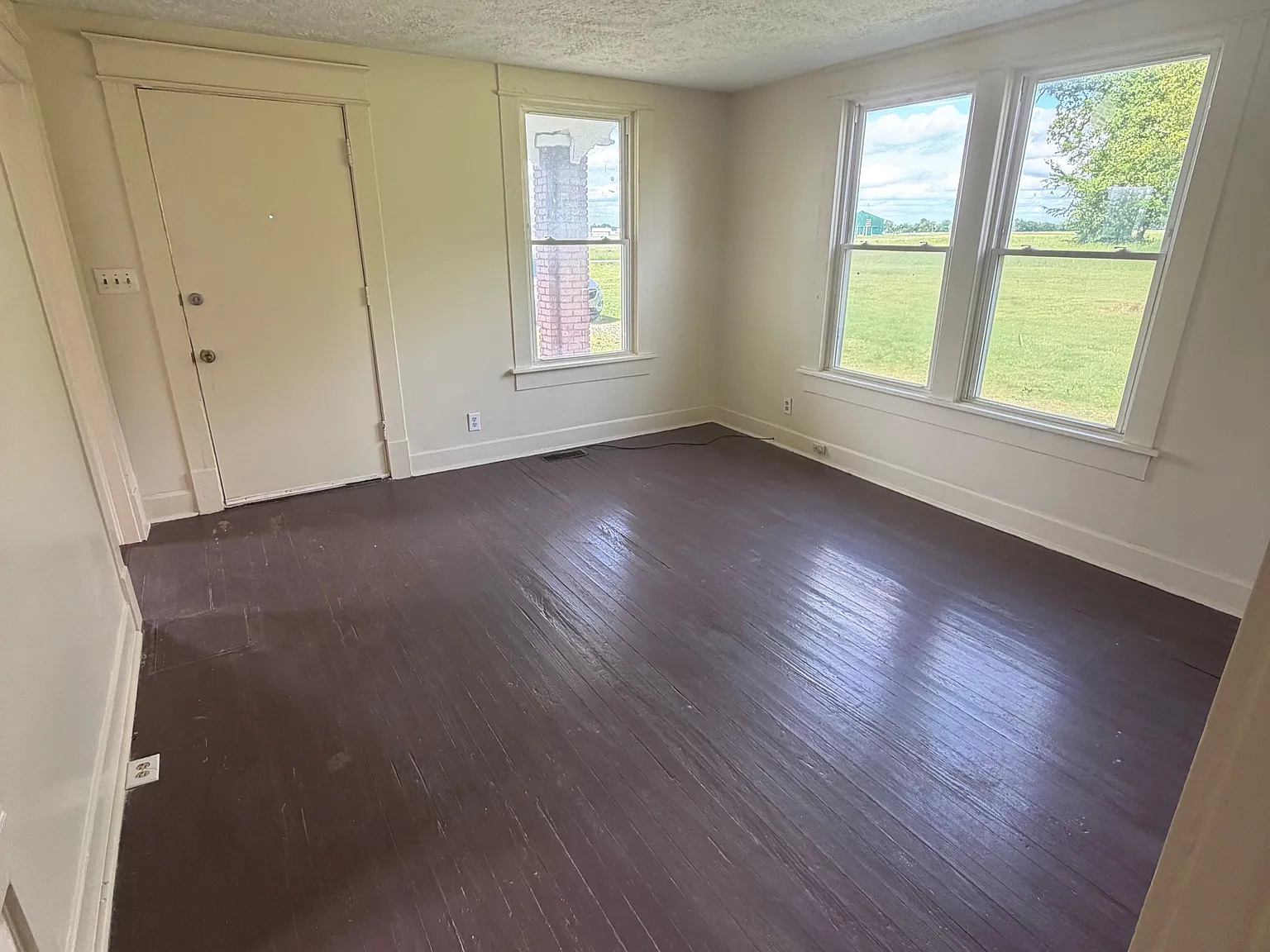 3 bed, 1659 sqft, $1,100 — Photo 2
