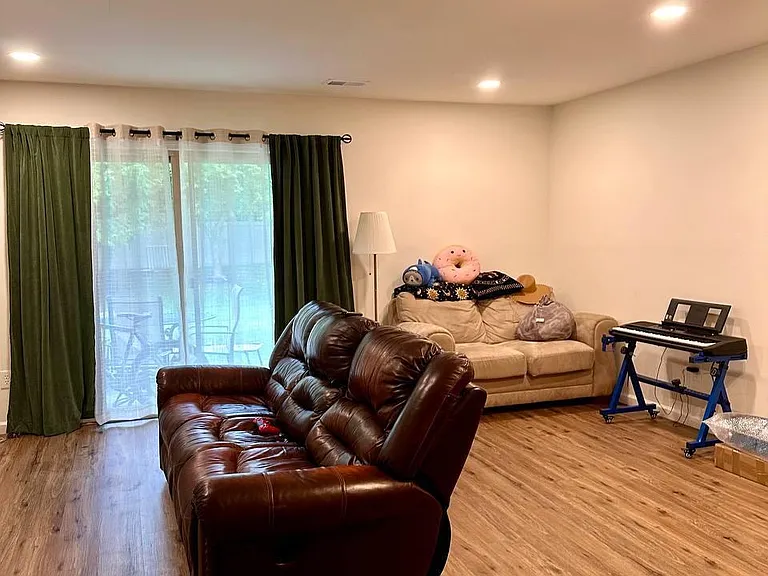 12 Stuart Dr #3 — Photo 10