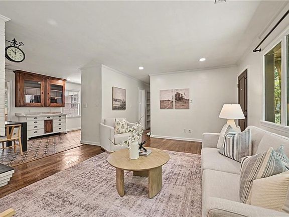 5th image of 6325 Maple Dr