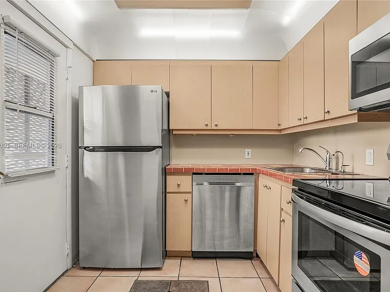 20500 W Country Club Dr #607 — Photo 10