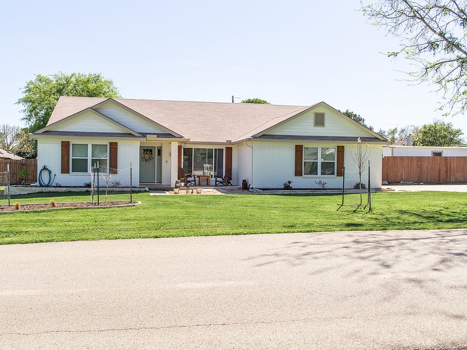 1st image of 46 Branding Iron Dr