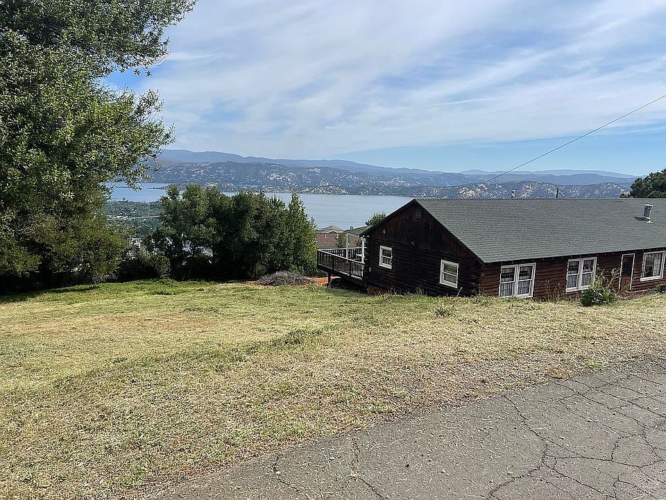 8870 Serrano Way lake-view! 