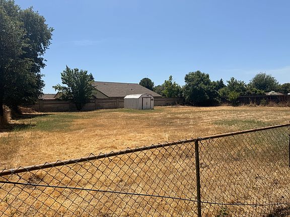 2nd image of 2841 Girvan Rd