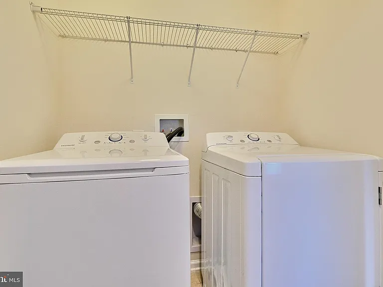 8016 Blue Stream Dr — Photo 24
