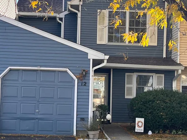 12 Hattaras Ct, Bordentown, NJ 08505