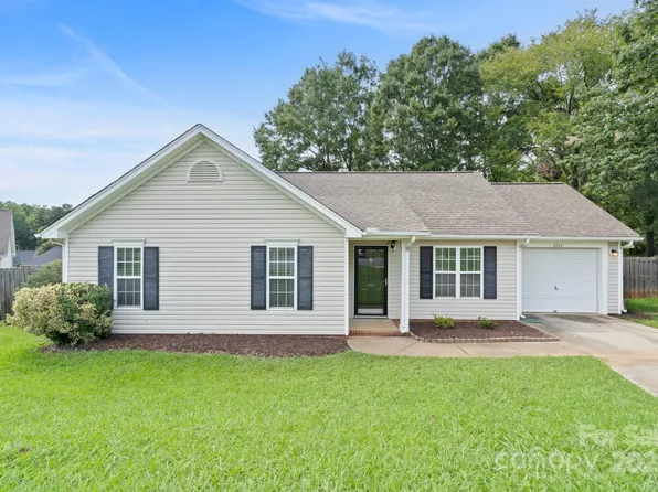 5723 Kemp Mundy Ln, Charlotte, NC 28216