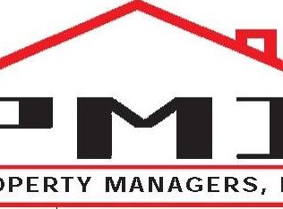 2701 Pershing Blvd APT 1, Clinton, IA 52732