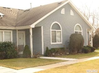 618 Birchwood Park Dr, Middle Island, NY 11953