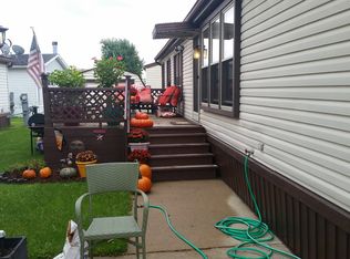 25051 Cheyenne Ave, Flat Rock, MI