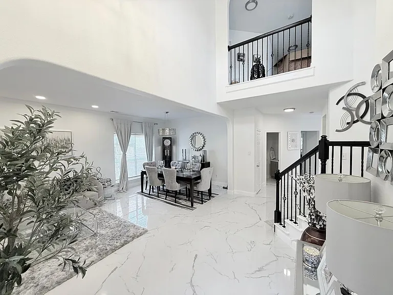 8414 Nicholson Dr — Photo 1