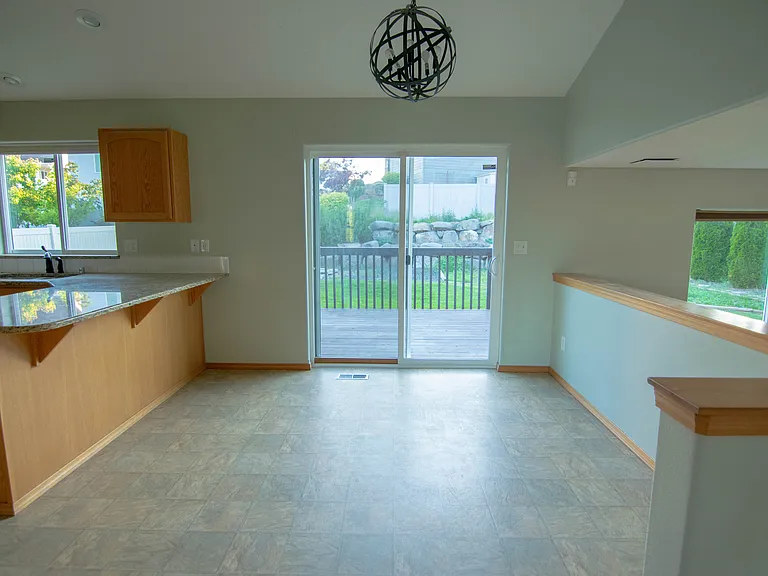 2204 Sunrise Dr — Photo 6