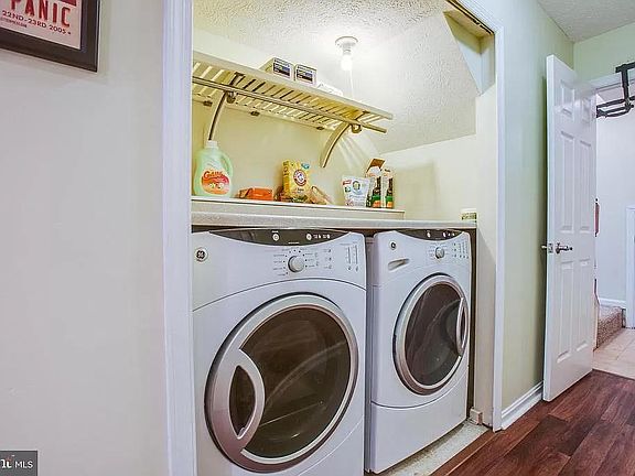 2nd image of 400 Waters Cove Ct