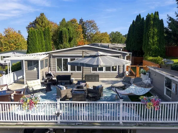 17312 Woodcrest Drive NE #113, Bothell, WA 98011